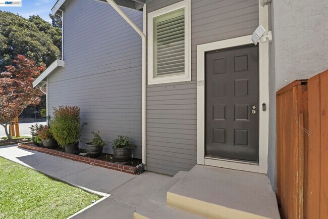 Foto del edificio - 4773 Ridgewood Dr