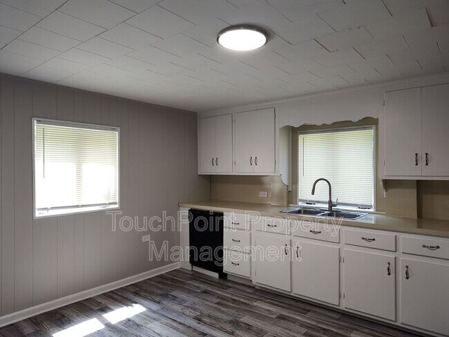 Foto del edificio - 829 1/2 N. Jackson St_A Squad