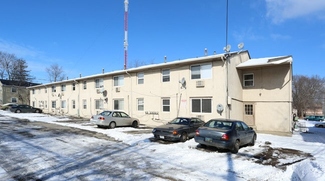 Building Photo - 547 Riverview Dr