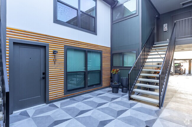 Front Entrance - 2909 Lucas