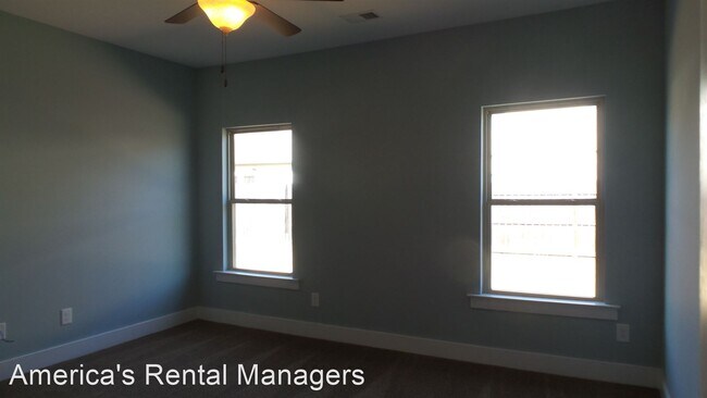 Foto del edificio - 4 br, 2 bath House - 14485 Griffin Street