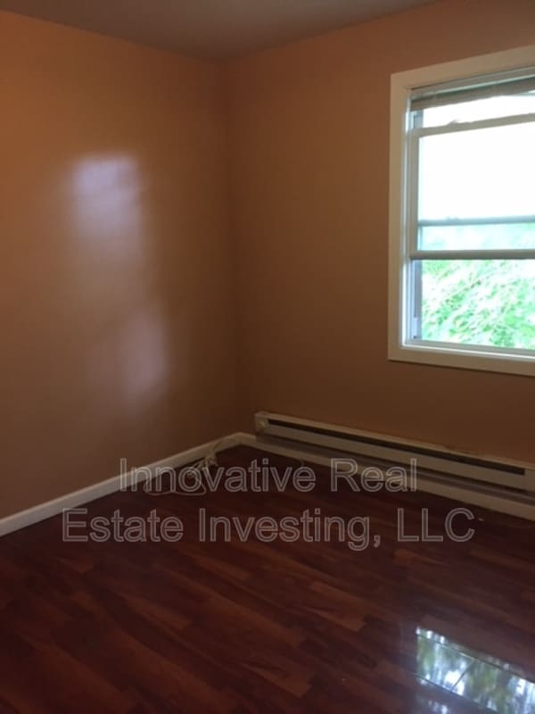 Building Photo - 530 N 53rd St