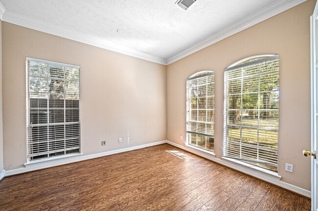 Foto del edificio - 9306 Lochflora Dr