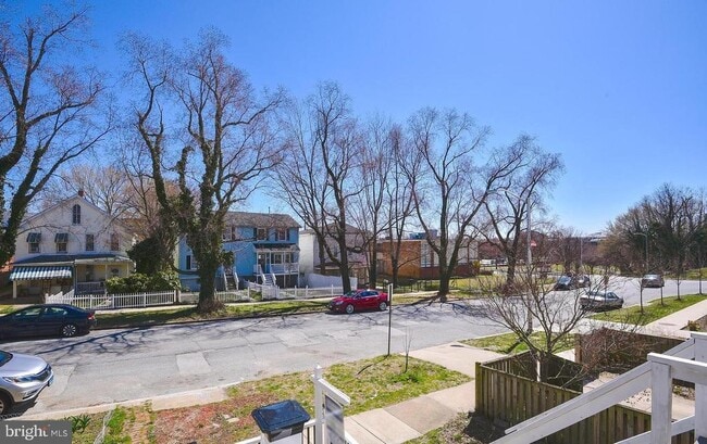 Building Photo - 3422 Roland Ave