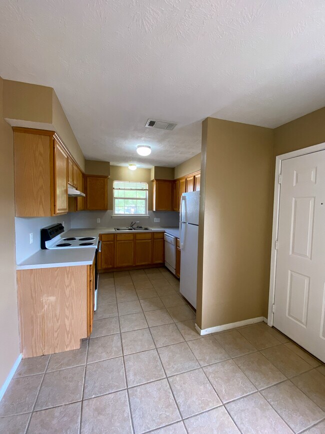 Foto del edificio - 2408 Brittain Ct