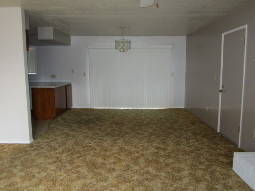 Building Photo - 341 Quail Ln