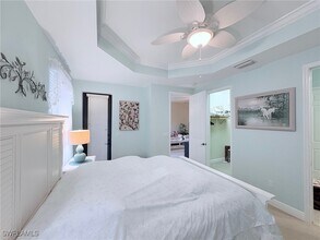 Building Photo - 4910 SW 17th Pl