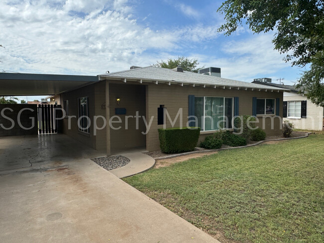 Foto del edificio - Historic Loma Linda home ready for move in