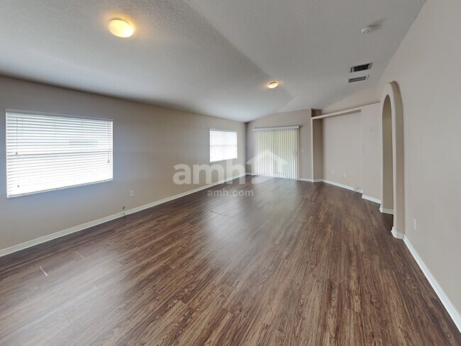 Building Photo - 25815 Crippen Dr