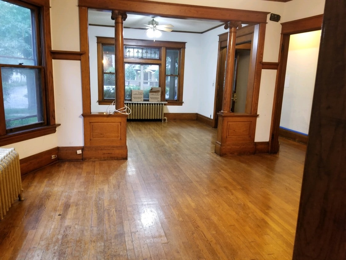 Living room with front window - 1269 Hague Ave
