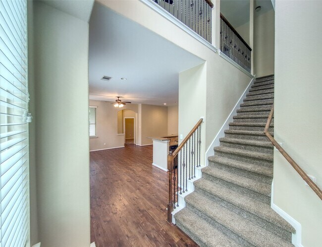 Foto del edificio - 26 Cheswood Manor Drive
