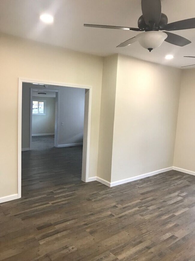 Building Photo - Alcoa City Cottage