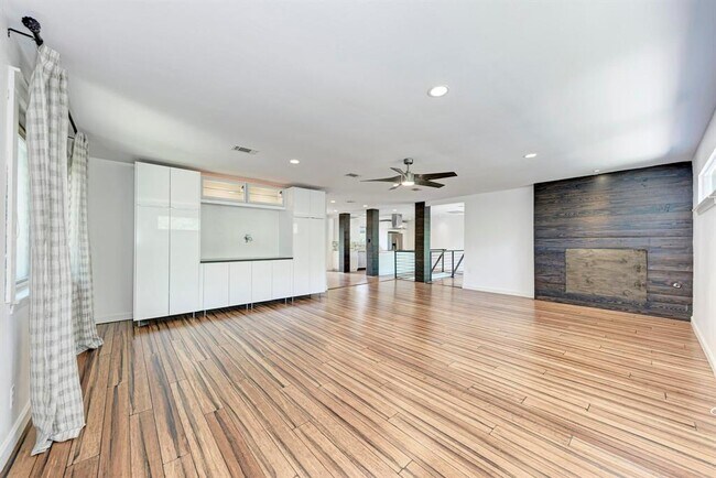 Foto del edificio - 1700 Antler Dr