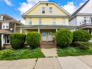 Building Photo - 1112 W Elm St