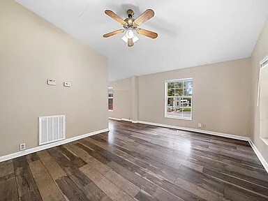 Foto del edificio - 617 Glenoaks Dr