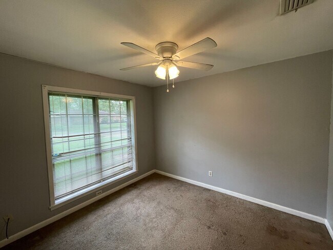 Foto del edificio - Southern Hills 3 Bedroom