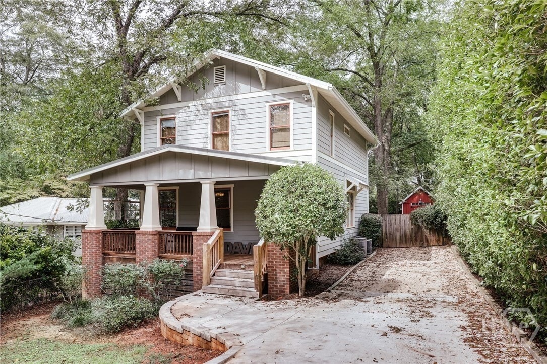 Primary Photo - 139 Hillside St