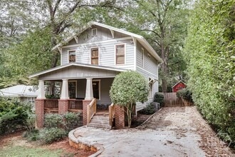 Building Photo - 139 Hillside St