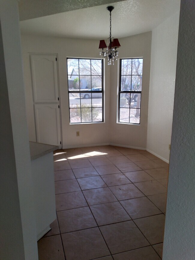 kitchen dining nook - 2635 Canyon View Dr