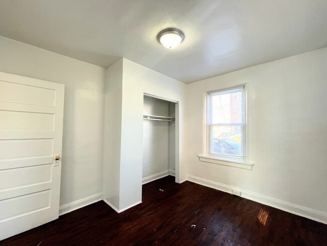 Foto del edificio - 7210 Lyndover Pl