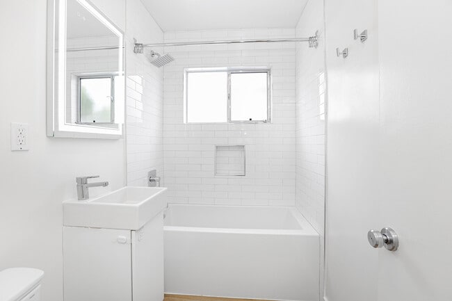 Building Photo - 951 N Curson Ave