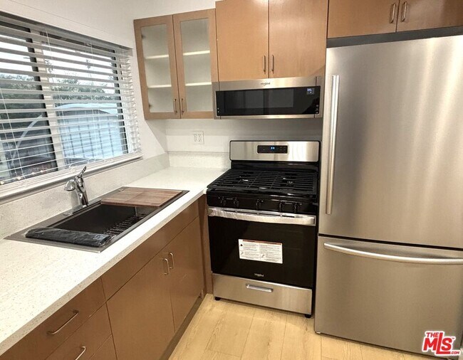 Foto del edificio - 2115 Venice Blvd.