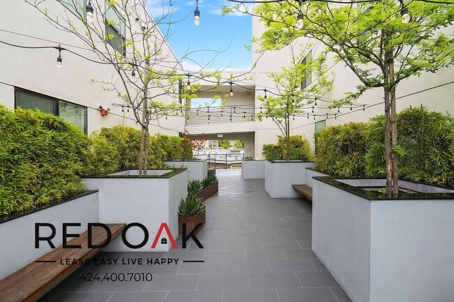 Foto del edificio - 2409 Griffith Park Blvd