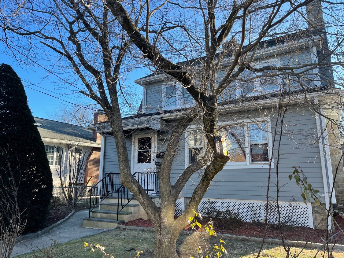 Primary Photo - 118 Third Ave