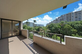 Building Photo - 161 Crandon Blvd