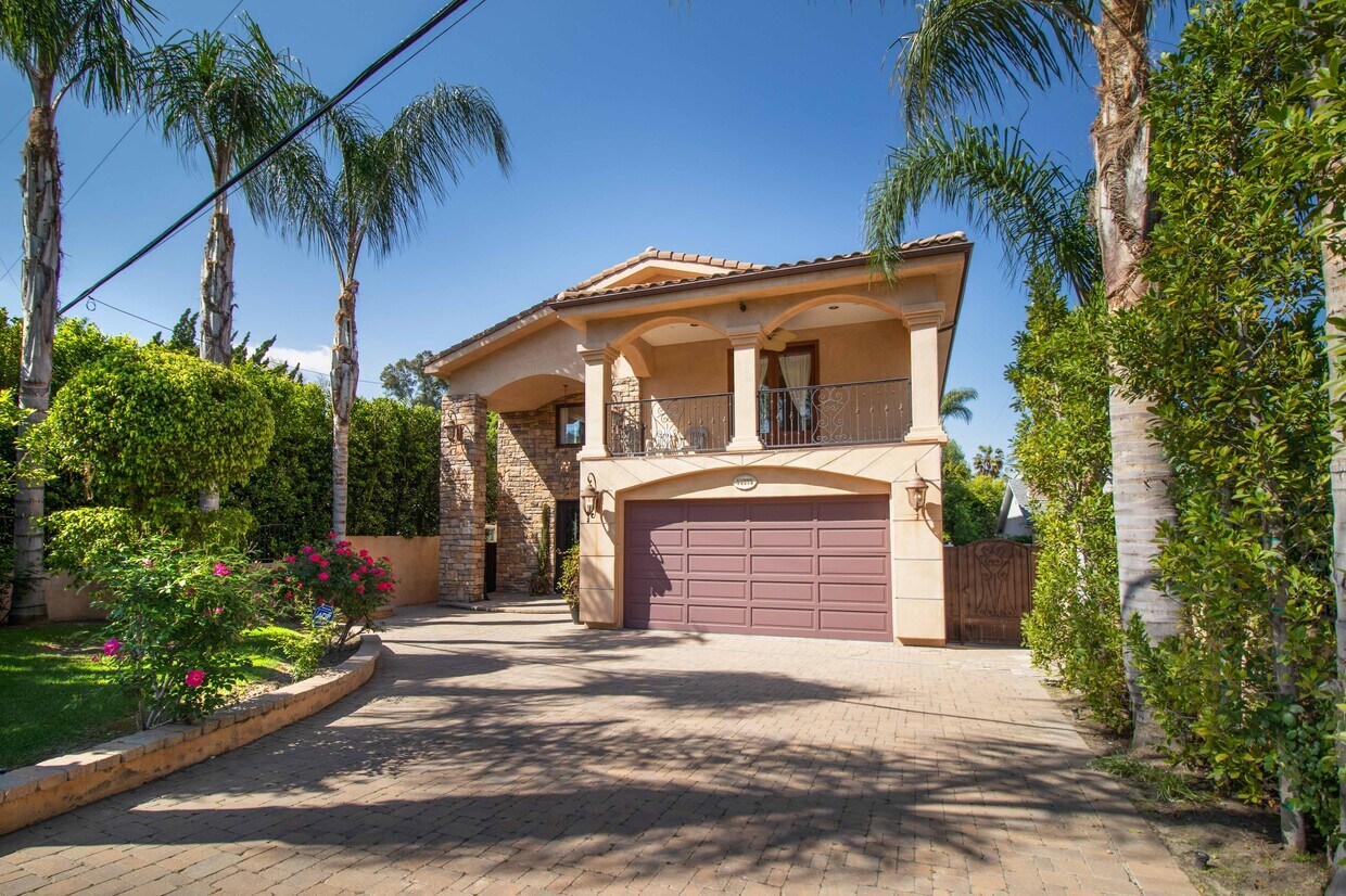 Foto principal - 14339 Valley Vista Blvd