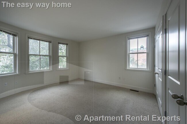 Foto del edificio - 110 Second St Unit #PH04