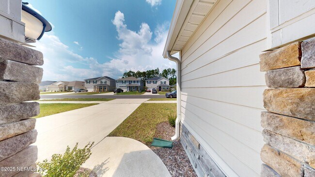 Building Photo - 11172 Stapleton Dr