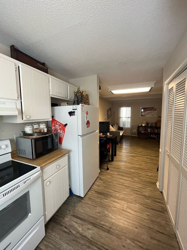 Building Photo - 29 Fort Hill Commons