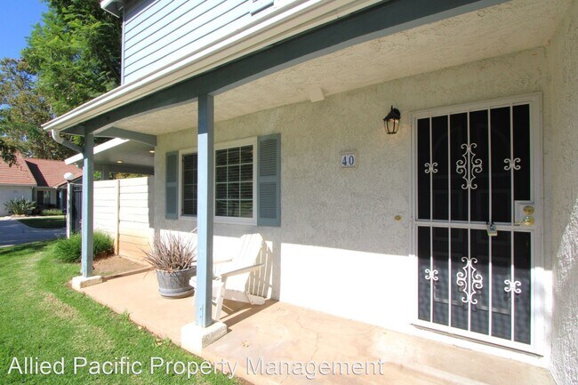 Building Photo - 3 br, 2.5 bath House - 40 Dearborn Circle