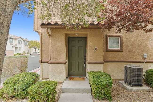 Building Photo - 7322 Fools Gold St