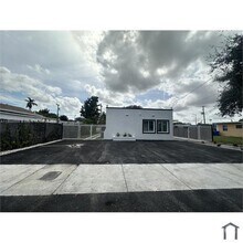 Building Photo - 1136 NW 55th St