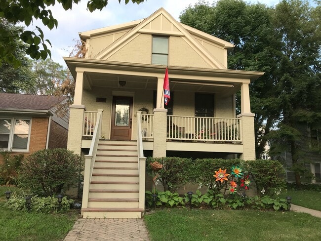 Building Photo - 541 Wesley Ave