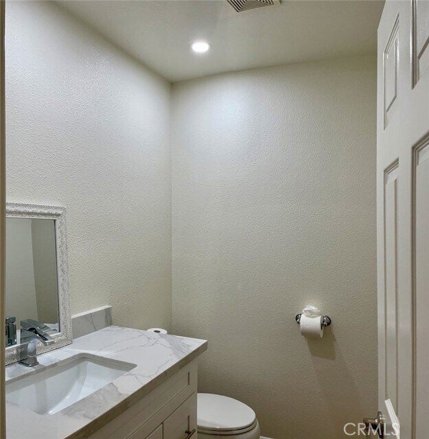 Building Photo - 22 Titian