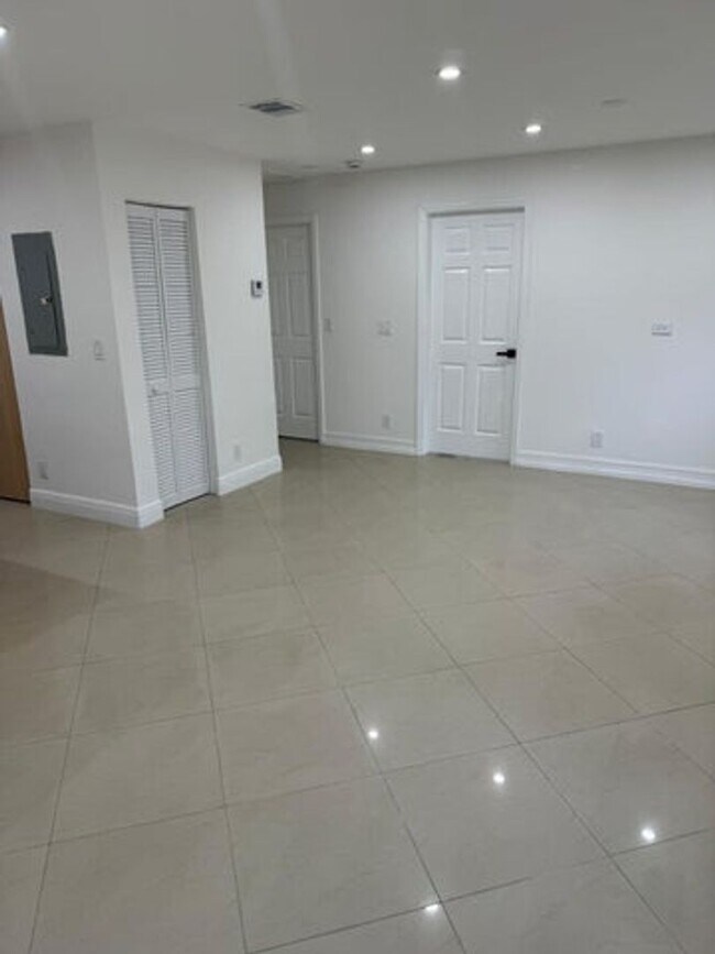 Foto del edificio - 7000 Tyler St
