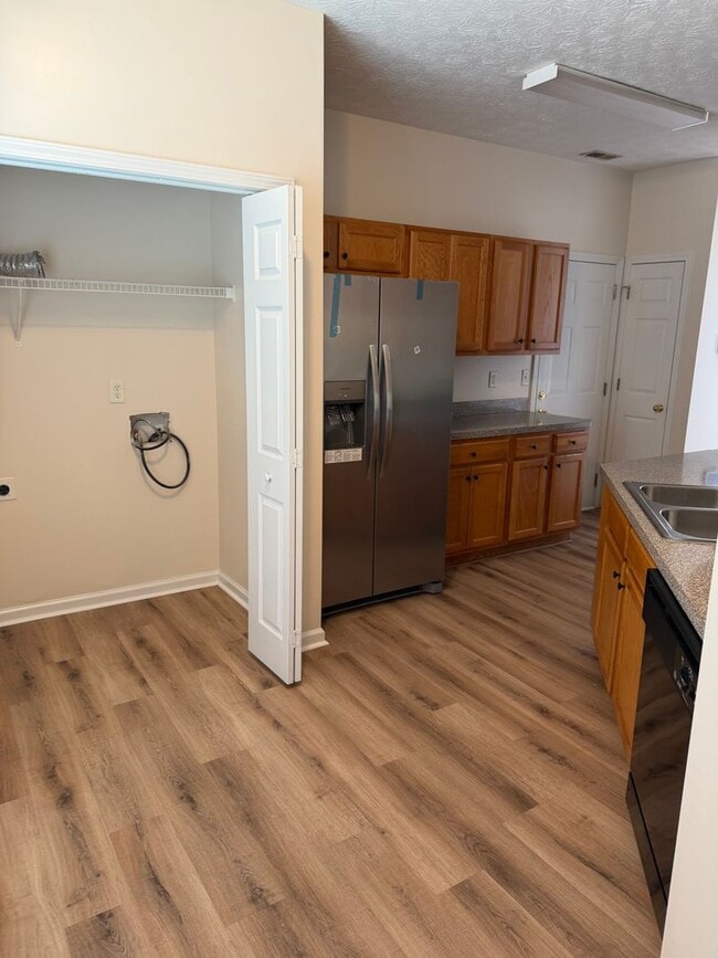 Building Photo - 8711 Rivergate Dr