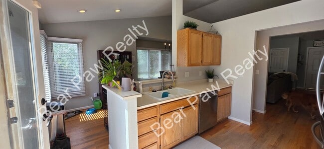 Building Photo - 5605 Bluff Pl