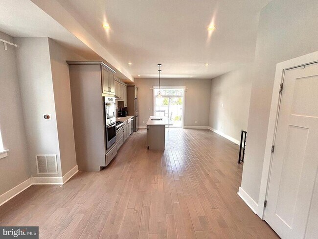 Foto del edificio - 488 Evergreen Ave