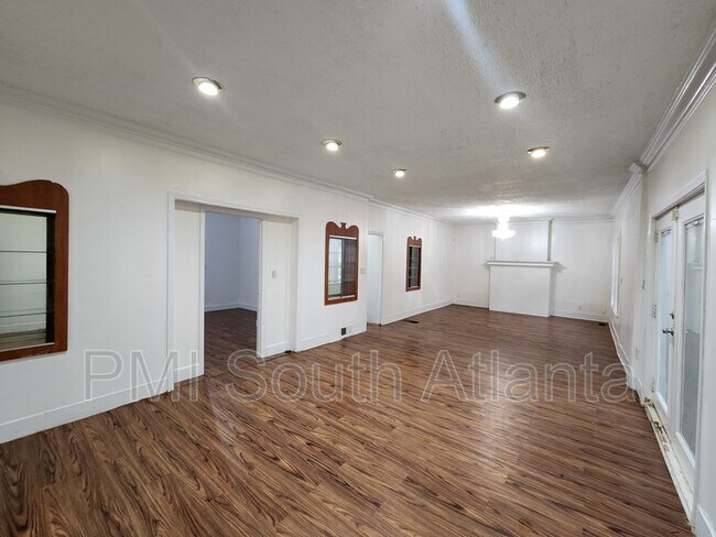 Foto del edificio - 705 Lexington Ave SW