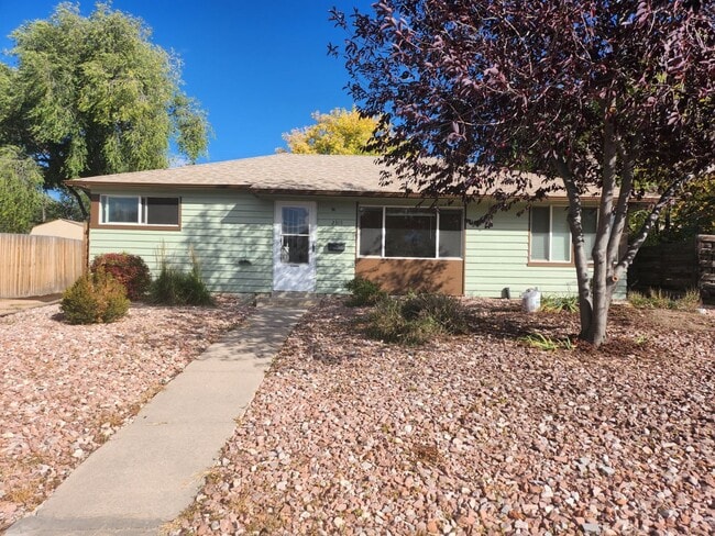 Home for rent on Union with Oversized Gara... - Home for rent on Union with Oversized Gara...