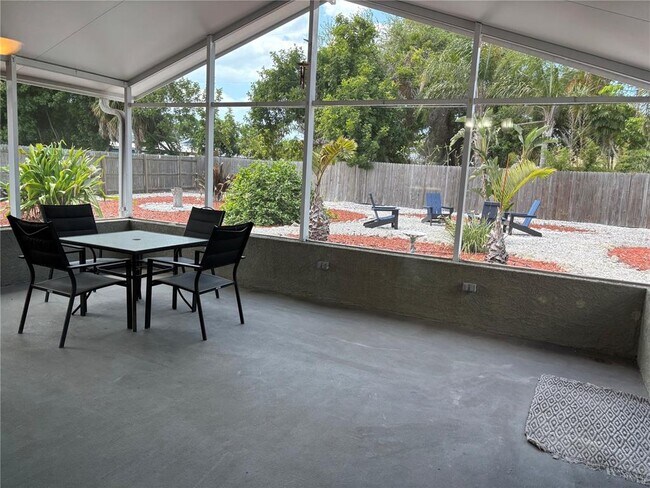 Foto del edificio - 1008 Estremadura Dr