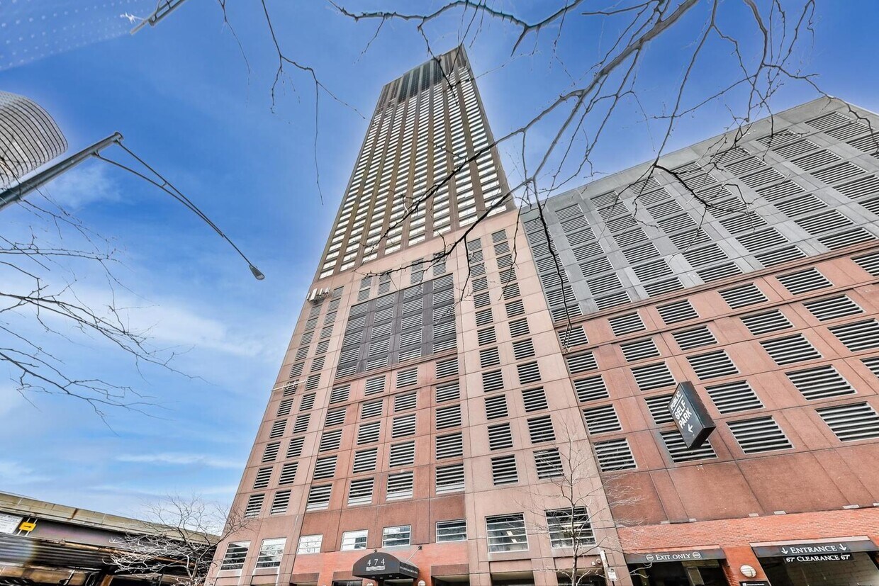 Foto principal - 474 N Lake Shore Dr