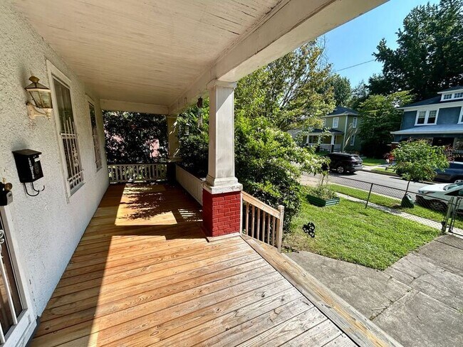 Building Photo - 3116 Barton Ave