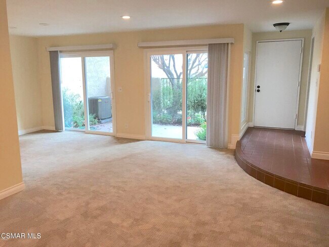 Foto del edificio - 3719 Summershore Ln