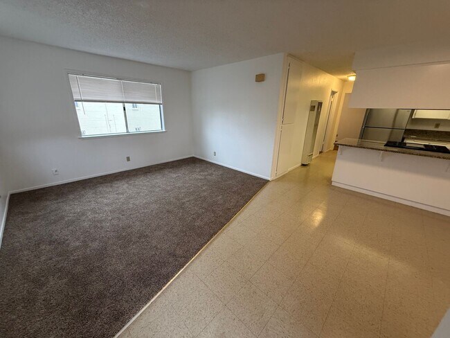 Foto del edificio - 118 W Boone St