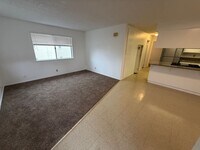 118 W Boone St